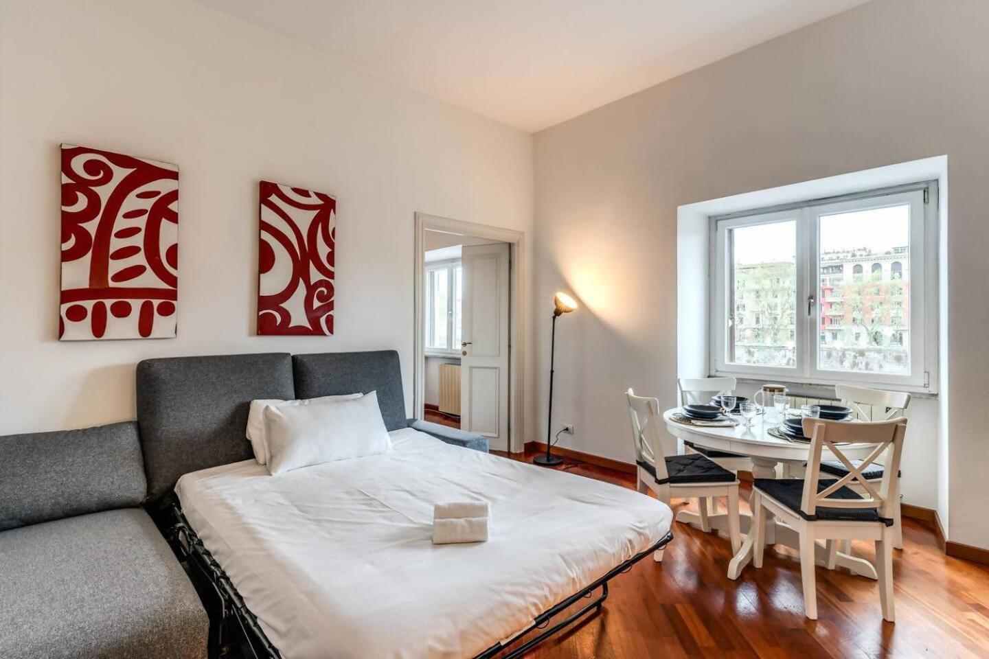 Splendid Flat On The Tiber River 로마 외부 사진
